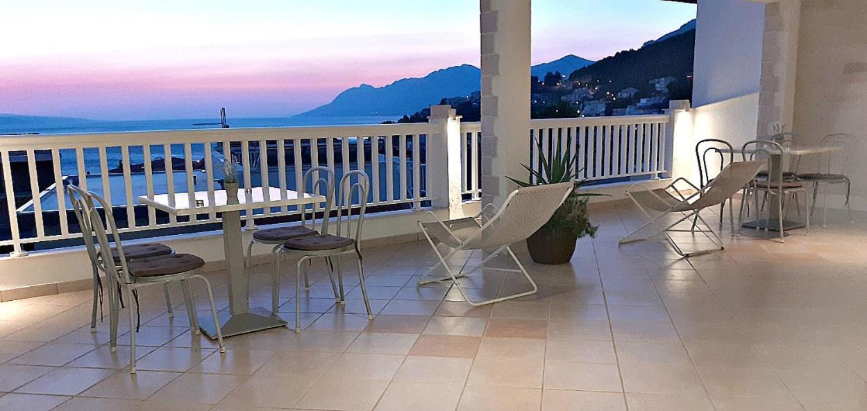 Apartments Villa Bonaca Baška Voda Esterno foto